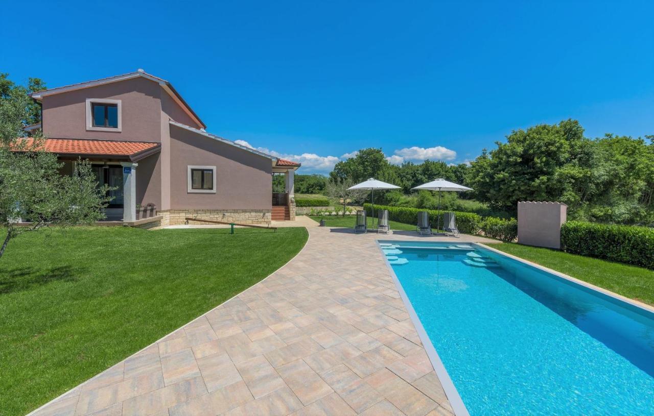 Holiday House Vita Tinjan Exterior foto